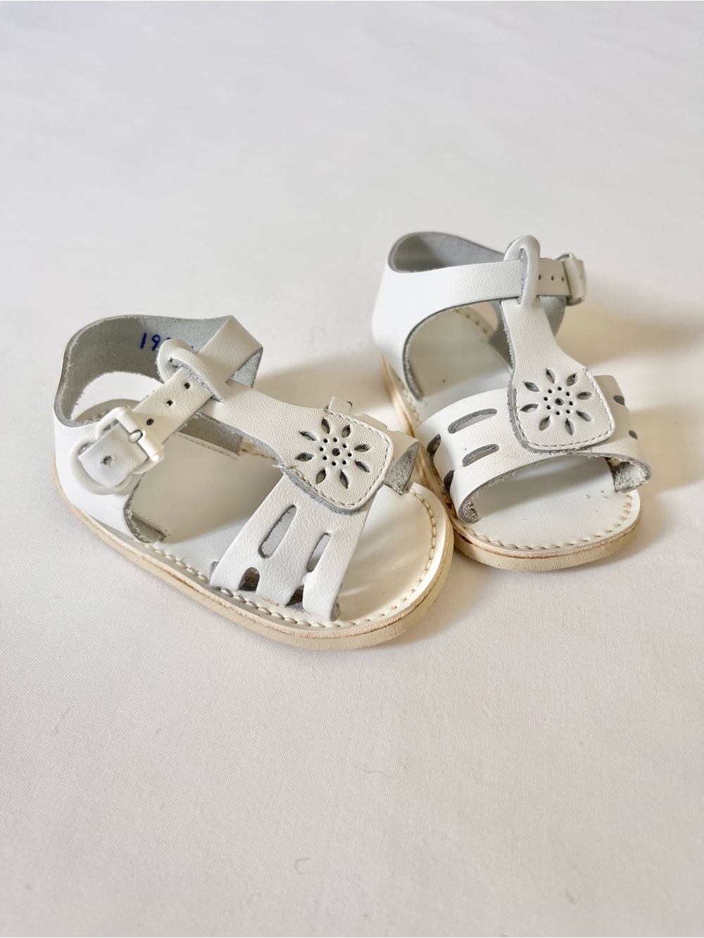 Vintage White Leather Baby Sandals Size 2 Cutout Flower